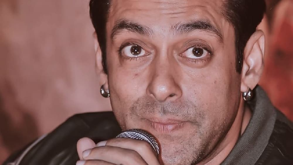 सलमान खान ने स्पॉट बॉय के लिए किया ऐसा काम, लोग जमकर कर रहे हैं तारीफ सलमान खान ने स्पॉट बॉय के लिए किया ऐसा काम, लोग जमकर कर रहे हैं तारीफ