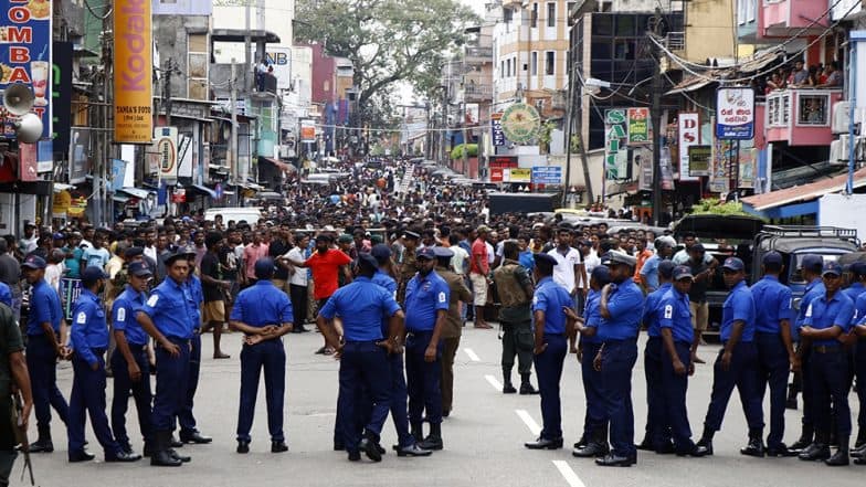 श्रीलंका सीरियल ब्लास्ट: देश के करोड़पति मसाला व्यापारी के 2 बेटे आत्मघाती हमले में शामिल, जानकारी मिलने पर पत्नी ने खुद को बम से उड़ाया श्रीलंका सीरियल ब्लास्ट: देश के करोड़पति मसाला व्यापारी के 2 बेटे आत्मघाती हमले में शामिल, जानकारी मिलने पर पत्नी ने खुद को बम से उड़ाया