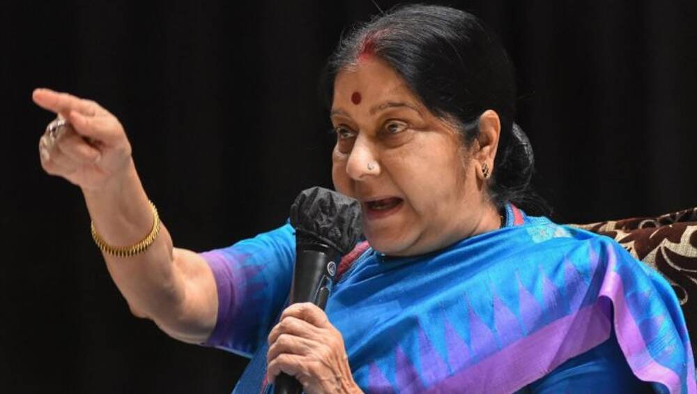 लीबिया में 500 भारतीय फंसे, सुषमा स्वराज ने कहा-जल्द नहीं निकले तो फंसे रह जाओगे लीबिया में 500 भारतीय फंसे, सुषमा स्वराज ने कहा-जल्द नहीं निकले तो फंसे रह जाओगे
