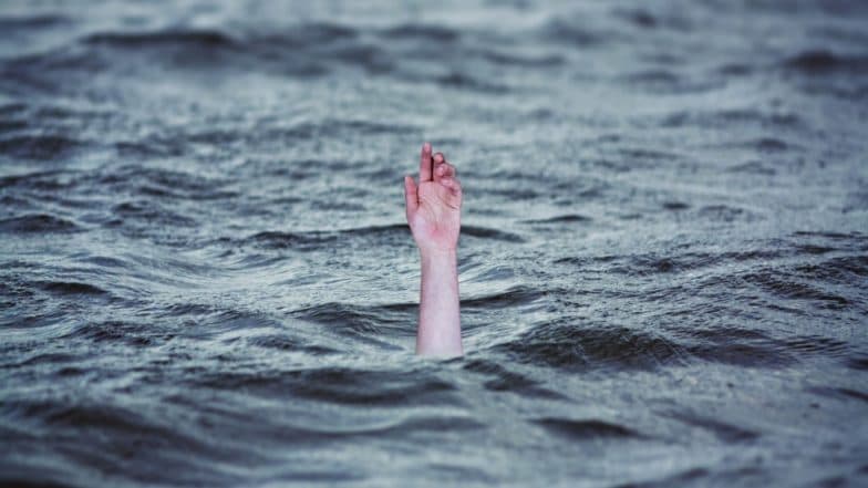 दुबई : परिवार के साथ सैर करने निकला भारतीय प्रवासी, जुमेराह बीच पर डूबने से हुई मौत दुबई : परिवार के साथ सैर करने निकला भारतीय प्रवासी, जुमेराह बीच पर डूबने से हुई मौत