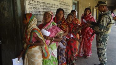 लोकसभा चुनाव 2019: तृणमूल कांग्रेस ने बंगाल में मतदाताओं को बांटे शीतल पेय