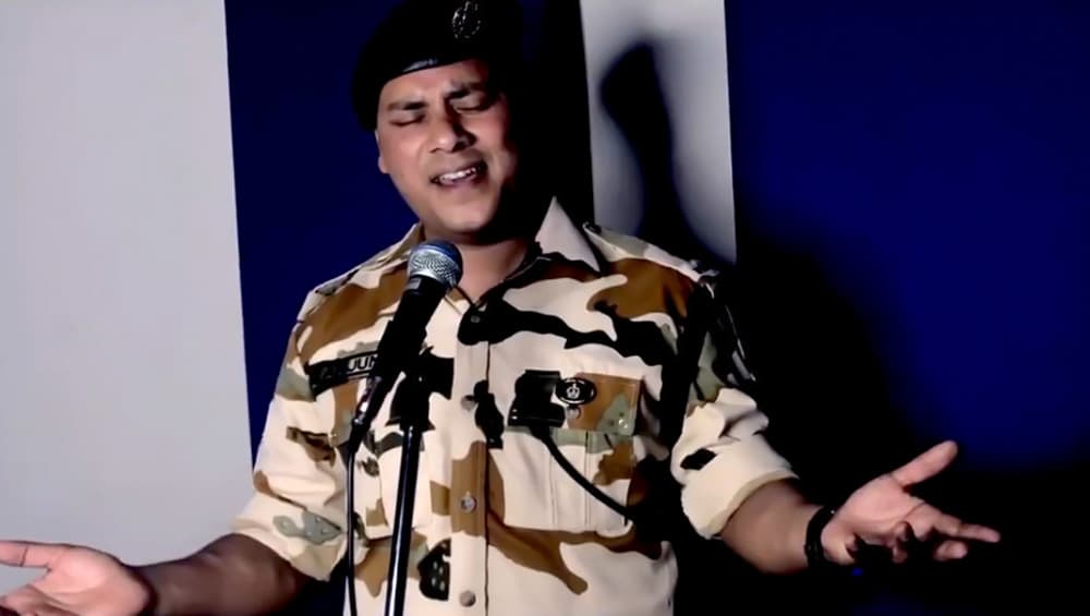 तिब्बत सीमा पर तैनात पुलिस कॉन्सटेबल ने गाया 'तेरी मिट्टी में मिल जांवां' गाना, हुआ वायरल, देखें वीडियो तिब्बत सीमा पर तैनात पुलिस कॉन्सटेबल ने गाया 'तेरी मिट्टी में मिल जांवां' गाना, हुआ वायरल, देखें वीडियो