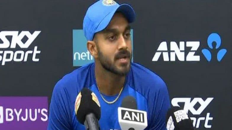 ICC World Cup 2019: विजय शंकर को अभ्यास के दौरान दाहिने कंधे में लगी चोट, भारत के लिए चिंता ICC World Cup 2019: विजय शंकर को अभ्यास के दौरान दाहिने कंधे में लगी चोट, भारत के लिए चिंता
