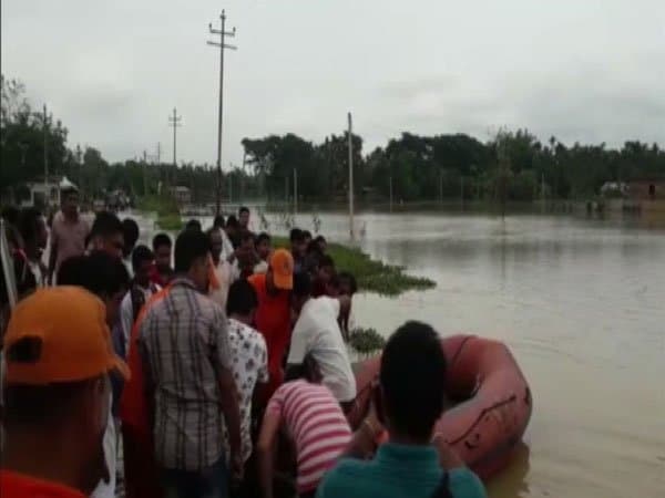 महाराष्ट्र: भारी बारिश की वजह से गढ़चिरौली मुख्यालय से टूटा भामरागढ़ का संपर्क, कई इलाके डूबे महाराष्ट्र: भारी बारिश की वजह से गढ़चिरौली मुख्यालय से टूटा भामरागढ़ का संपर्क, कई इलाके डूबे