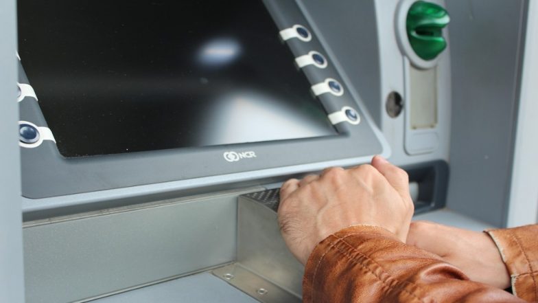 उत्तर प्रदेश : जालसाजी कर ATM कार्ड से पैसा निकालने के आरोप में चार आरोपी गिरफ्तार