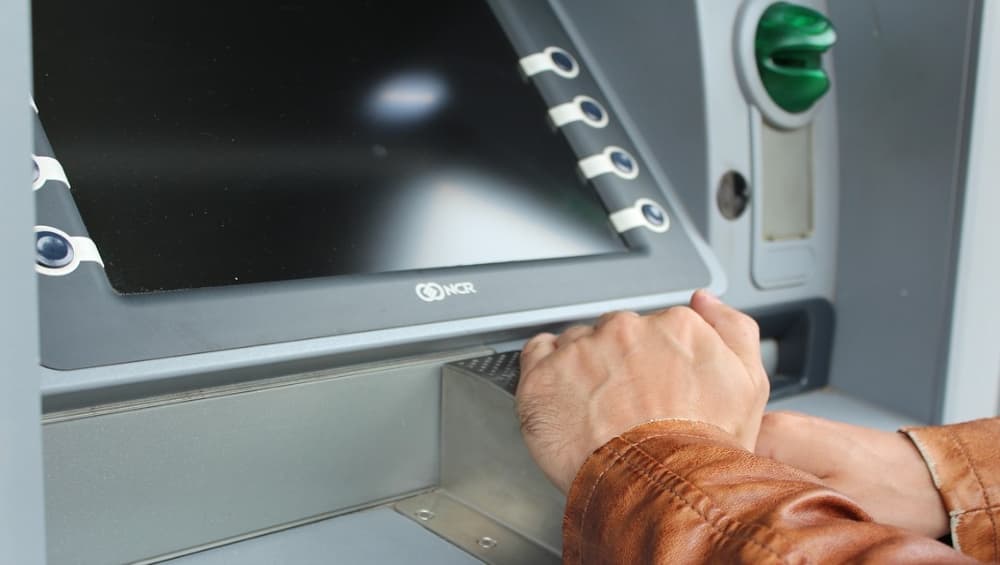 उत्तर प्रदेश : जालसाजी कर ATM कार्ड से पैसा निकालने के आरोप में चार आरोपी गिरफ्तार