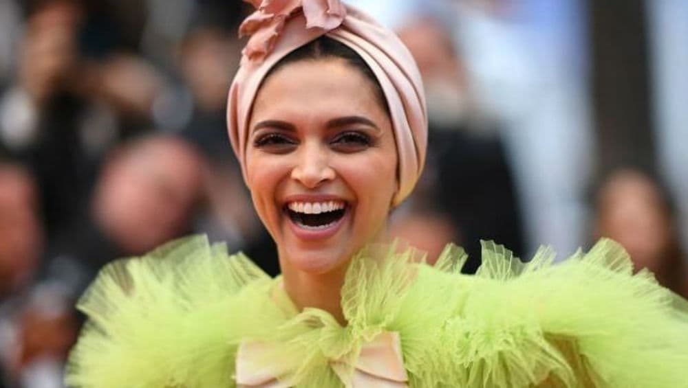 Cannes 2019 में दीपिका पादुकोण की ड्रेस देखकर लोग उड़ा रहे मजाक, कहा- ये तो बाथिंग स्क्रब लग रही हैं Cannes 2019 में दीपिका पादुकोण की ड्रेस देखकर लोग उड़ा रहे मजाक, कहा- ये तो बाथिंग स्क्रब लग रही हैं