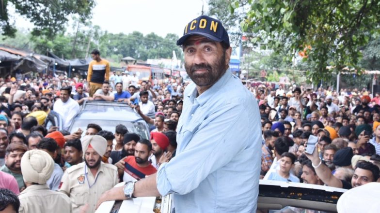 लोकसभा चुनाव 2019: बीजेपी उम्मीदवार सन्नी देओल ने गुरदासपुर में मतदान केंद्रों का किया दौरा