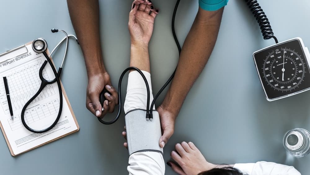 World Hypertension Day 2019: साइलेंट किलर है हाइपरटेंशन, इस गंभीर समस्या से बचने के लिए डायट में शामिल करें ये चीजें World Hypertension Day 2019: साइलेंट किलर है हाइपरटेंशन, इस गंभीर समस्या से बचने के लिए डायट में शामिल करें ये चीजें