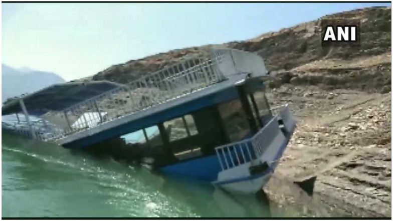 उत्तराखंड: टिहरी झील में बना 2.5 करोड़ का चलता-फिरता रेस्तरां 'मरीना' पानी में डूबा