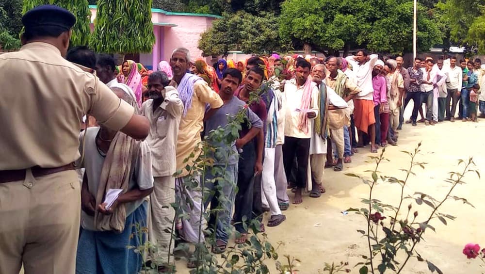 झारखंड विधानसभा चुनाव 2019: पहले चरण में 6 जिलों की 13 सीटों पर मतदान जारी, 189 उम्मीदवारों की किस्मत दांव पर झारखंड विधानसभा चुनाव 2019: पहले चरण में 6 जिलों की 13 सीटों पर मतदान जारी, 189 उम्मीदवारों की किस्मत दांव पर