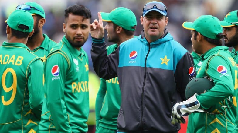 ICC CWC 2019: पाकिस्तान के पूर्व तेज गेंदबाज सरफराज नवाज ने कहा- विश्व कप में खराब प्रदर्शन के लिए जिम्मेदार लोगों पर कार्रवाई हो ICC CWC 2019: पाकिस्तान के पूर्व तेज गेंदबाज सरफराज नवाज ने कहा- विश्व कप में खराब प्रदर्शन के लिए जिम्मेदार लोगों पर कार्रवाई हो