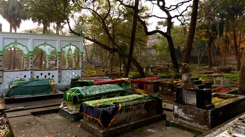 हिंदू-मुस्लिम भाईचारे की अनोखी मिसाल, अयोध्या में कब्रिस्तान बनाने के लिए दान की जमीन