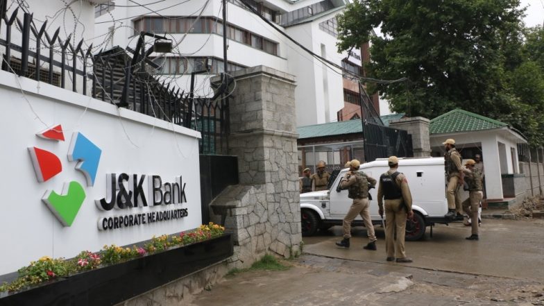 जम्मू और कश्मीर बैंक के कार्पोरेट मुख्यालयों की तलाशी फिर से शुरू