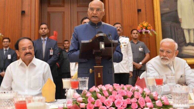 राष्ट्रपति रामनाथ कोविंद ने संसद को बताया 'मोदी 2.0' का विजन, कहा- बिना भेदभाव के आखिरी व्यक्ति तक पहुचाया जाएगा विकास राष्ट्रपति रामनाथ कोविंद ने संसद को बताया 'मोदी 2.0' का विजन, कहा- बिना भेदभाव के आखिरी व्यक्ति तक पहुचाया जाएगा विकास