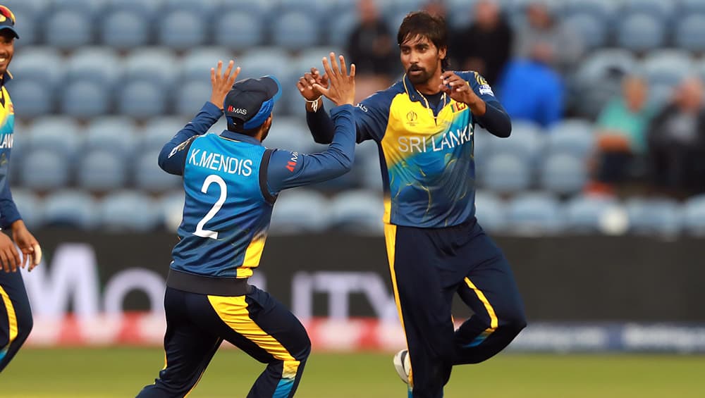 AFG vs SL, ICC Cricket World Cup 2019: अफगानिस्तान के खिलाफ शानदार गेंदबाजी के लिए नुवान प्रदीप को मिला 'मैन ऑफ द मैच' अवार्ड AFG vs SL, ICC Cricket World Cup 2019: अफगानिस्तान के खिलाफ शानदार गेंदबाजी के लिए नुवान प्रदीप को मिला 'मैन ऑफ द मैच' अवार्ड