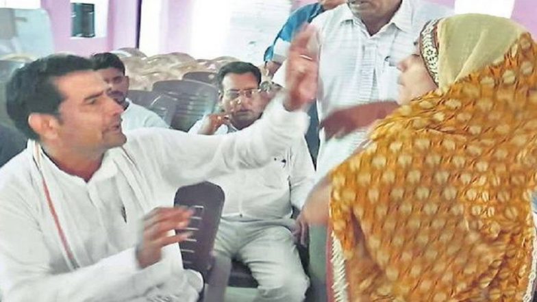 राजस्थान: पंचायत में महिला को अपशब्द बोलना पड़ा भारी, सदस्य हंसा वर्मा ने राकेश कस्वां को जड़ा थप्पड़, वीडियो वायरल