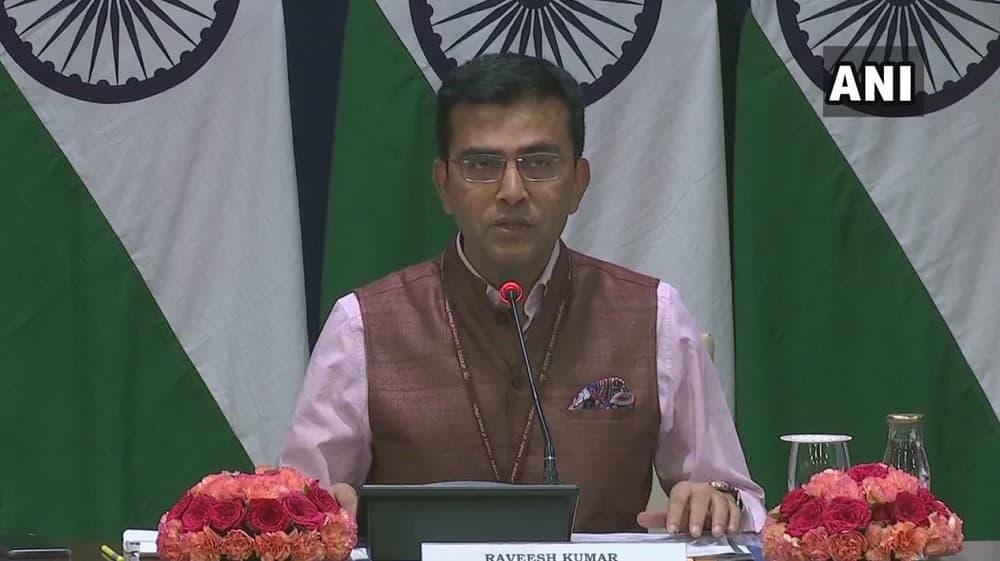 भारत ने पाकिस्तान को लताड़ा, रवीश कुमार बोले- 'आपकी मीडिया 'फेक न्यूज़' फैला रही है' भारत ने पाकिस्तान को लताड़ा, रवीश कुमार बोले- 'आपकी मीडिया 'फेक न्यूज़' फैला रही है'