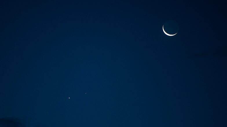 Eid Mubarak 2019, Chand Raat Announcement: पटना, पुणे, लखनऊ, मुंबई और दिल्ली समेत पूरे देश में दिखा चांद, कल मनाई जाएगी ईद Eid Mubarak 2019, Chand Raat Announcement: पटना, पुणे, लखनऊ, मुंबई और दिल्ली समेत पूरे देश में दिखा चांद, कल मनाई जाएगी ईद