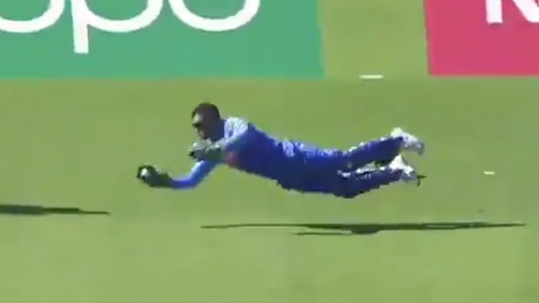 IND vs WI, ICC CWC 2019: धोनी की लाजवाब विकेटकीपिंग, बुमराह की गेंद पर पकड़ा हैरतअंगेज कैच, देखें वीडियो