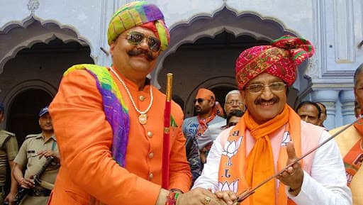 पत्रकारों से दुर्व्यवहार करने का आरोप, BJP विधायक कुंवर प्रणव सिंह तीन महीने के लिए निलंबित पत्रकारों से दुर्व्यवहार करने का आरोप, BJP विधायक कुंवर प्रणव सिंह तीन महीने के लिए निलंबित