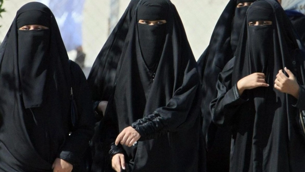 विभिन्न क्षेत्रों में महिलाओं के अधिकारों का दमन कर रहा तालिबान