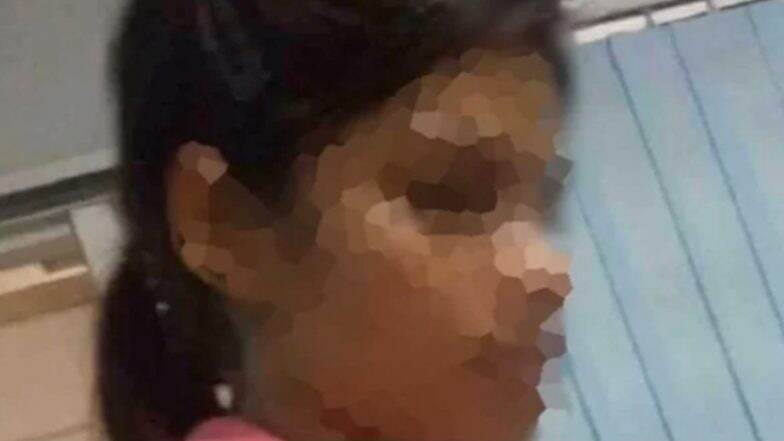 लखनऊ: कानपुर के एक अस्पताल में नर्स की लापरवाही, काटा नवजात बच्चे का अंगूठा लखनऊ: कानपुर के एक अस्पताल में नर्स की लापरवाही, काटा नवजात बच्चे का अंगूठा