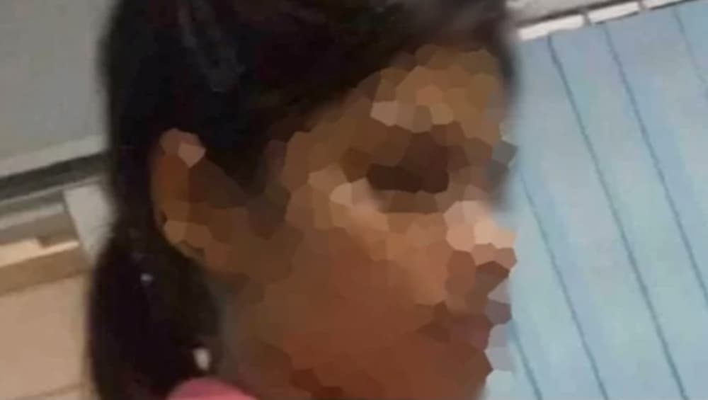 लखनऊ: कानपुर के एक अस्पताल में नर्स की लापरवाही, काटा नवजात बच्चे का अंगूठा लखनऊ: कानपुर के एक अस्पताल में नर्स की लापरवाही, काटा नवजात बच्चे का अंगूठा