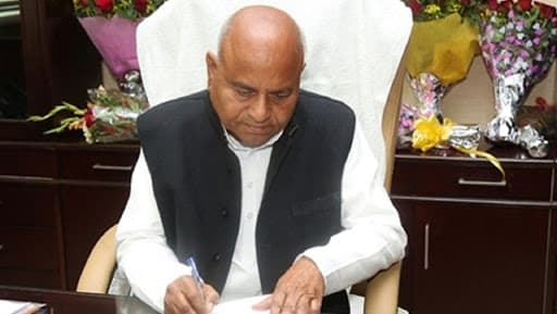 सीएम कमलनाथ के मंत्री गोविंद सिंह का विवादित बयान, BJP नेताओं को बताया- ‘महमूद गजनवी का ग्रैंड फादर सीएम कमलनाथ के मंत्री गोविंद सिंह का विवादित बयान, BJP नेताओं को बताया- ‘महमूद गजनवी का ग्रैंड फादर
