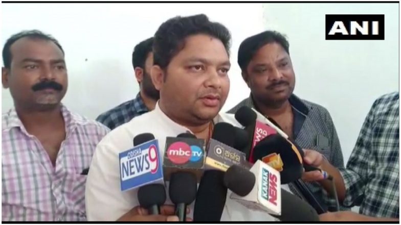 ओडिशा: BJD विधायक सरोज कुमार मेहर ने PWD इंजीनियर से कराई उठक-बैठक, वीडियो वायरल होने के बाद मांगी माफी