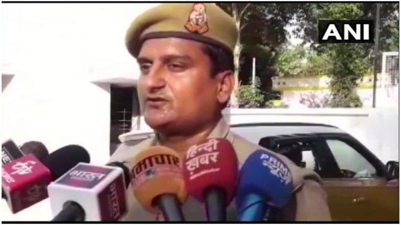बीजेपी सांसद रेखा वर्मा पर पुलिस कॉन्स्टेबल ने लगाया थप्पड़ मारने का आरोप, शिकायत दर्ज बीजेपी सांसद रेखा वर्मा पर पुलिस कॉन्स्टेबल ने लगाया थप्पड़ मारने का आरोप, शिकायत दर्ज