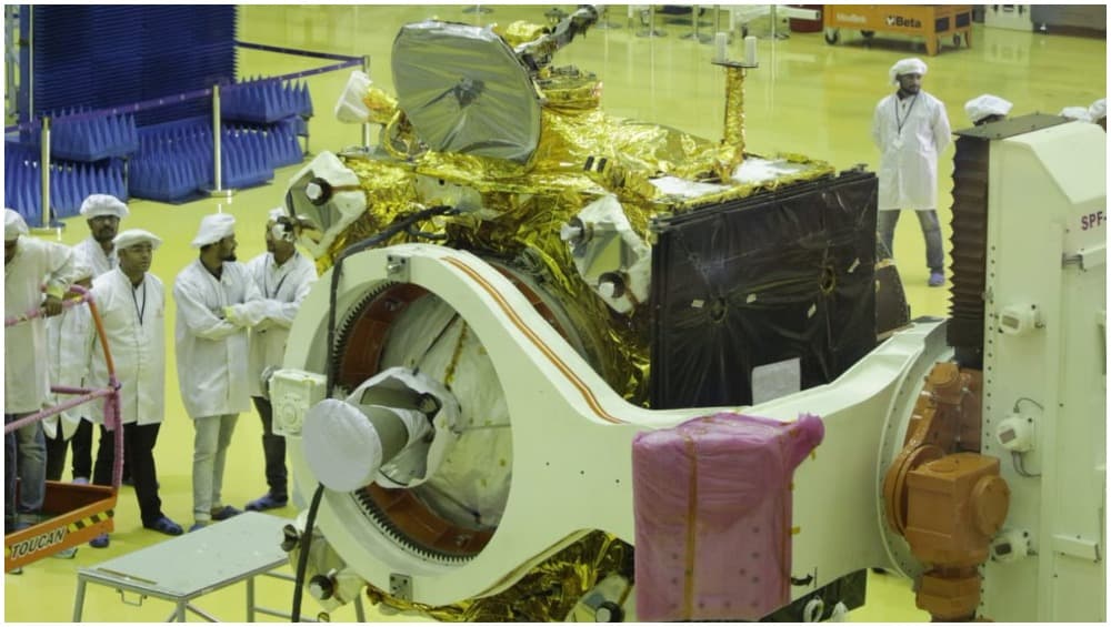 Chandrayaan 2: इसरो ने दिखाई चंद्रयान-2 की पहली झलक, जुलाई में होगा लॉन्च Chandrayaan 2: इसरो ने दिखाई चंद्रयान-2 की पहली झलक, जुलाई में होगा लॉन्च
