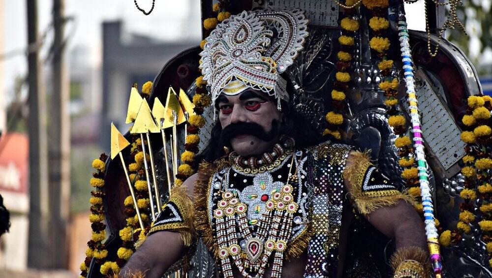 अहंकारी रावण को इन 5 लोगों ने दिया था श्राप, जिसके कारण श्रीराम के हाथों हुआ उसका सर्वनाश अहंकारी रावण को इन 5 लोगों ने दिया था श्राप, जिसके कारण श्रीराम के हाथों हुआ उसका सर्वनाश