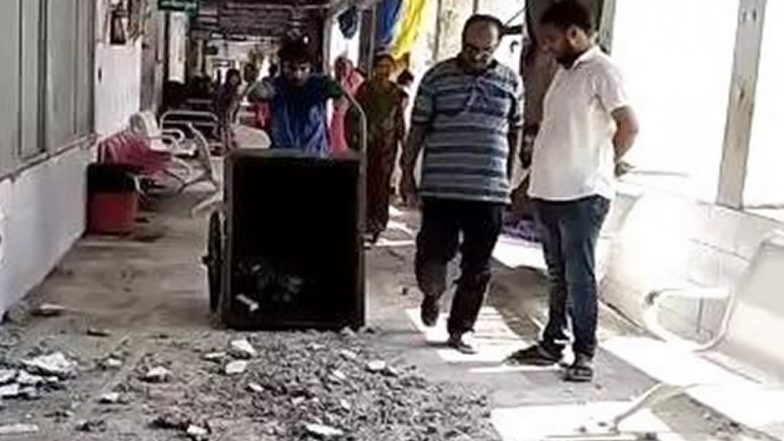 बिहार: मुजफ्फरपुर SKMCH के ICU वार्ड की छत का हिस्सा टूटा, बाल-बाल बचे लोग