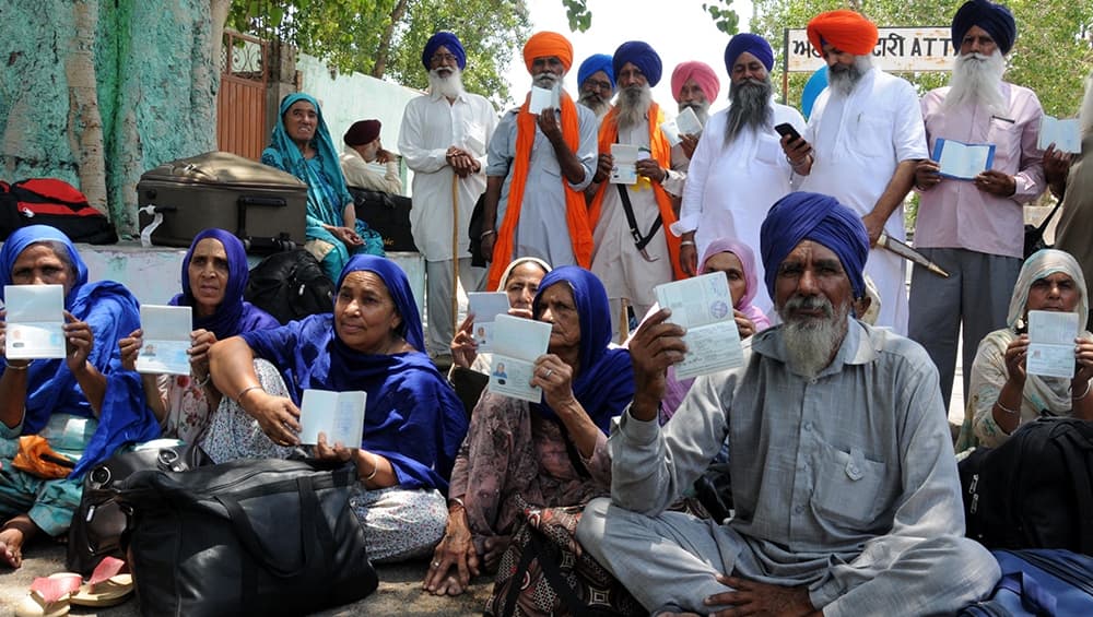 सिख तीर्थयात्रियों को वीजा नहीं देने से पाकिस्तान पर भड़का विदेश मंत्रालय, जल्द से जल्द वीजा जारी करने के लिए कहा सिख तीर्थयात्रियों को वीजा नहीं देने से पाकिस्तान पर भड़का विदेश मंत्रालय, जल्द से जल्द वीजा जारी करने के लिए कहा