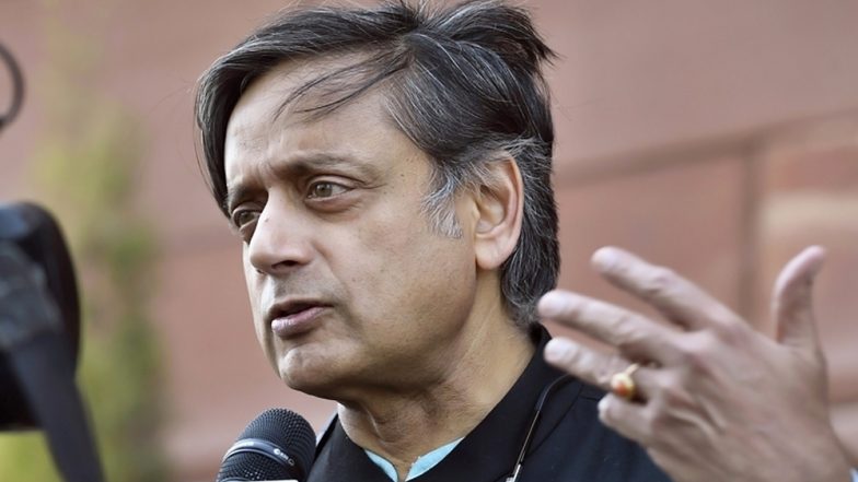 कांग्रेस नेता शशि थरूर ने पाकिस्तान को लगाई लताड़, कहा ‘आपको कश्मीर पर बोलने का कोई हक नहीं’