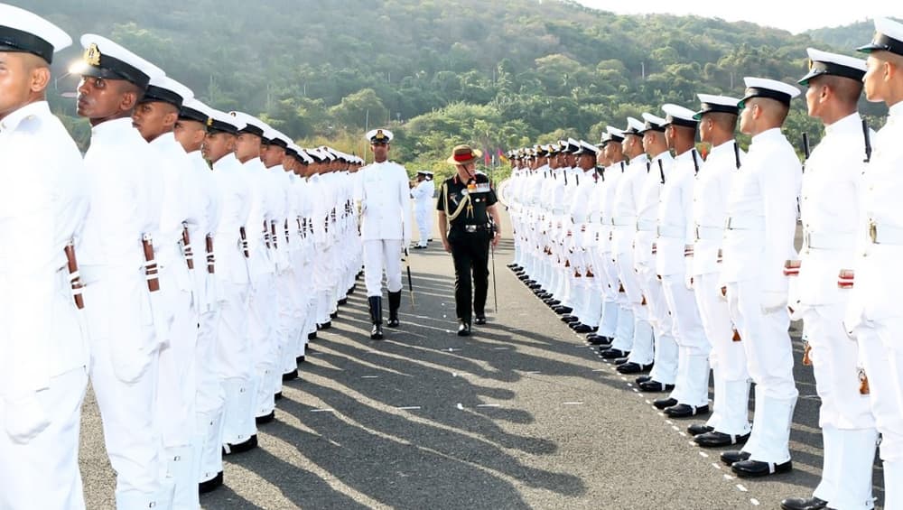 Indian Navy Recruitment 2019: 10वीं पास युवाओं के लिए नौसेना में भर्ती होने का सुनहरा मौका, ऐसे करें अप्लाई Indian Navy Recruitment 2019: 10वीं पास युवाओं के लिए नौसेना में भर्ती होने का सुनहरा मौका, ऐसे करें अप्लाई