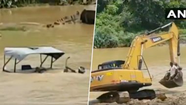 झारखंडः सूखी नदी में अचानक आई बाढ़, ट्रैक्टर डूबा और एक शख्स फंसा- JCB ने ऐसे बचाई जान, देखें VIDEO
