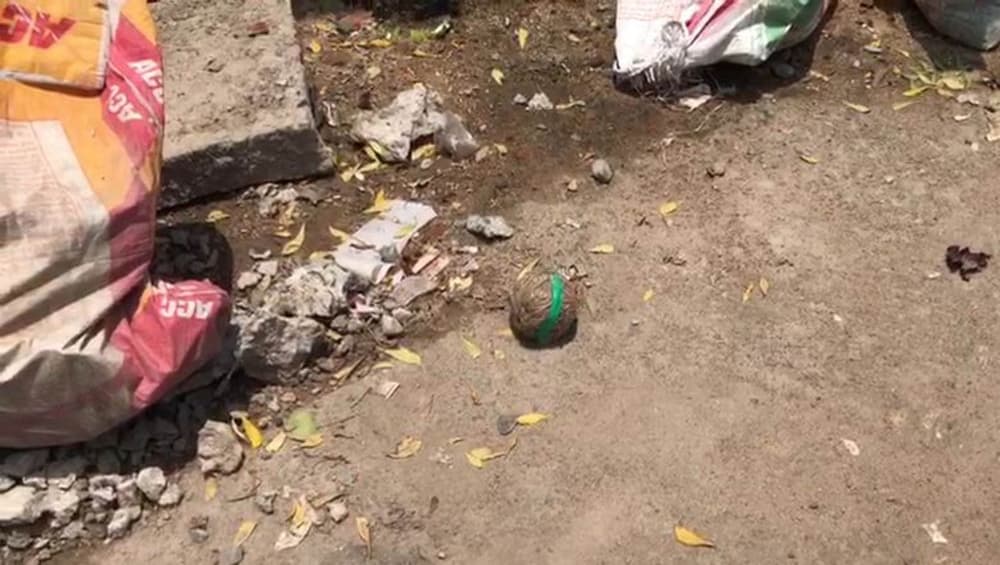 मध्यप्रदेश: सागर जिले में सेना के कबाड़ का बम फटा, 1 की मौत मध्यप्रदेश: सागर जिले में सेना के कबाड़ का बम फटा, 1 की मौत