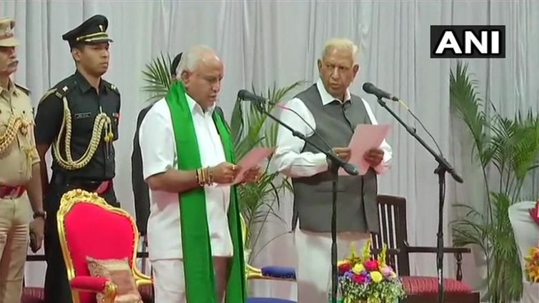 कर्नाटक के चौथी बार मुख्यमंत्री बनें बीएस येदियुरप्पा, राज्यपाल वजुभाई वाला ने दिलाई शपथ