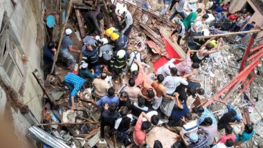 मुंबई: डोंगरी इमारत हादसे में अब तक 4 लोगों के मौत की पुष्टि, मलबे के नीचे अभी भी दबे है दर्जनों लोग, रेस्क्यू ऑपरेशन जारी