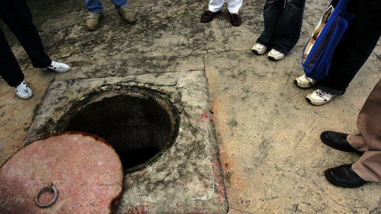 मुंबई: एक हफ्ते में तीसरा मामला, धारावी इलाके में नाले में डूबने से 7 साल के बच्चे की मौत मुंबई: एक हफ्ते में तीसरा मामला, धारावी इलाके में नाले में डूबने से 7 साल के बच्चे की मौत