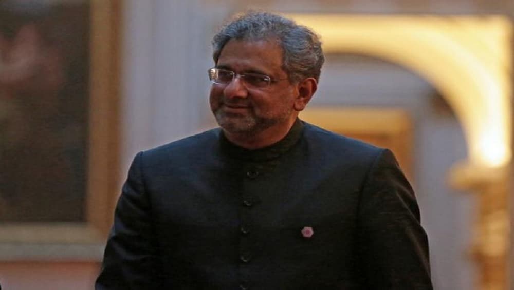 पाकिस्तान: पूर्व पीएम शाहिद खाकान अब्बासी से हिरासत में बदसलूकी, अफसर ने गिलास फेंक कर मारा पाकिस्तान: पूर्व पीएम शाहिद खाकान अब्बासी से हिरासत में बदसलूकी, अफसर ने गिलास फेंक कर मारा