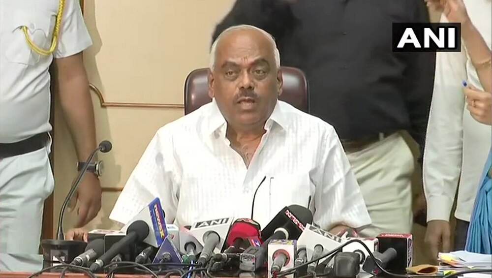 कर्नाटक संकट पर बोले स्पीकर रमेश कुमार- मेरा काम किसी को बचाना नहीं, सुप्रीम कोर्ट को सौंपेंगे रिकॉर्डिंग कर्नाटक संकट पर बोले स्पीकर रमेश कुमार- मेरा काम किसी को बचाना नहीं, सुप्रीम कोर्ट को सौंपेंगे रिकॉर्डिंग