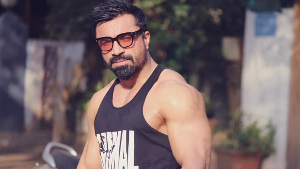 अभिनेता एजाज खान को कोर्ट ने दी जमानत, विवादित टिकटॉक वीडियो शेयर करने पर हुए थे गिरफ्तार अभिनेता एजाज खान को कोर्ट ने दी जमानत, विवादित टिकटॉक वीडियो शेयर करने पर हुए थे गिरफ्तार