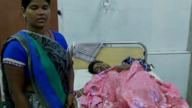 उत्तर प्रदेश: आवारा कुत्तों से बचने के लिए घर में घुसा शख्स, चोर समझकर जिंदा जलाने की कोशिश, चार गिरफ्तार