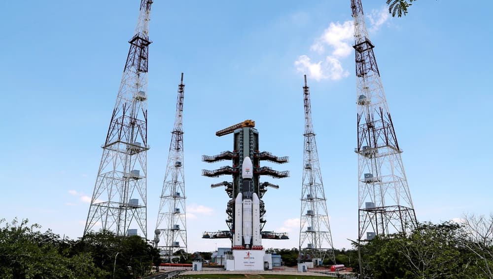 Chandrayaan-2: पृथ्वी की पहली कक्षा से सफलतापूर्वक आगे बढ़ा बाहुबली, ISRO ने दी जानकारी Chandrayaan-2: पृथ्वी की पहली कक्षा से सफलतापूर्वक आगे बढ़ा बाहुबली, ISRO ने दी जानकारी