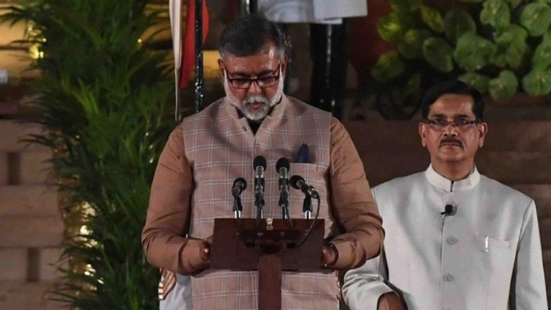 केंद्रीय संस्कृति एवं पर्यटन मंत्री प्रहलाद पटेल ने कैलाश मानसरोवर के तीर्थयात्रियों के 7वें जत्थे को किया रवाना
