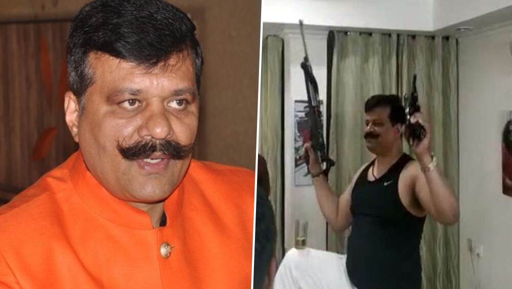 बंदूक लहराते हुए डांस करने वाले विधायक प्रणव सिंह चैंपियन को बीजेपी ने 6 साल के लिए पार्टी से निकाला बंदूक लहराते हुए डांस करने वाले विधायक प्रणव सिंह चैंपियन को बीजेपी ने 6 साल के लिए पार्टी से निकाला