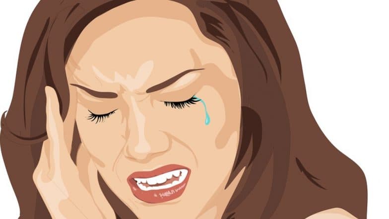 बेंगलुरू: सिरदर्द से परेशान महिला ने खाई 15 गोलियां, हुई मौत बेंगलुरू: सिरदर्द से परेशान महिला ने खाई 15 गोलियां, हुई मौत